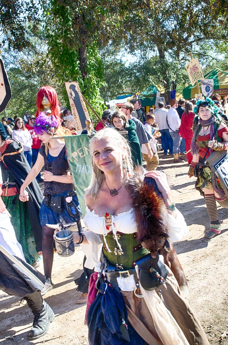 Ren Fest partygoer