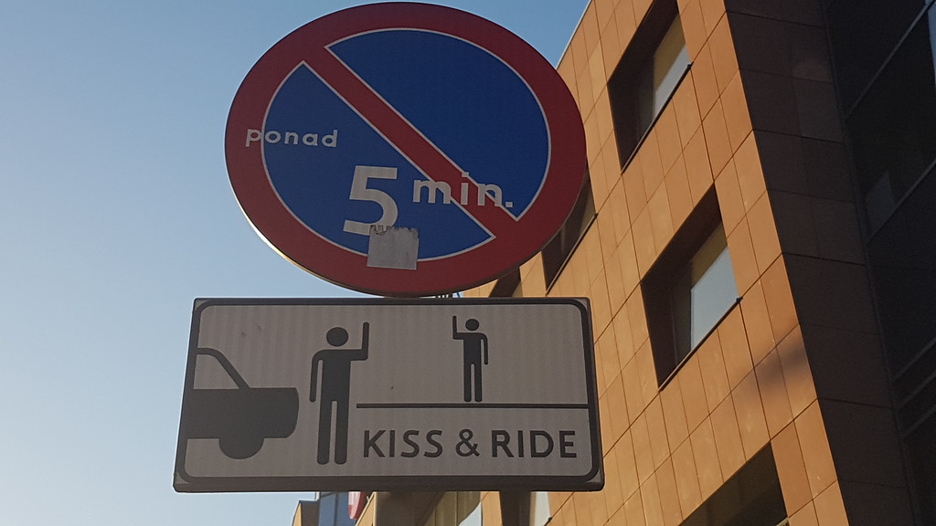 Kiss and Ride Sign