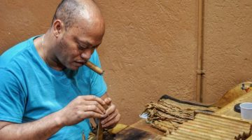 Cigar Roller