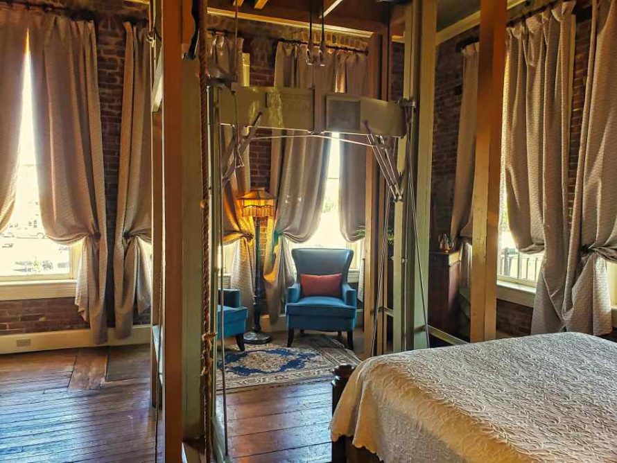 Ant Street Inn Room